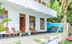 Scenery River Star Hotel